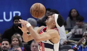 Wizards terminan racha perdedora con victoria 126-107 sobre Pistons