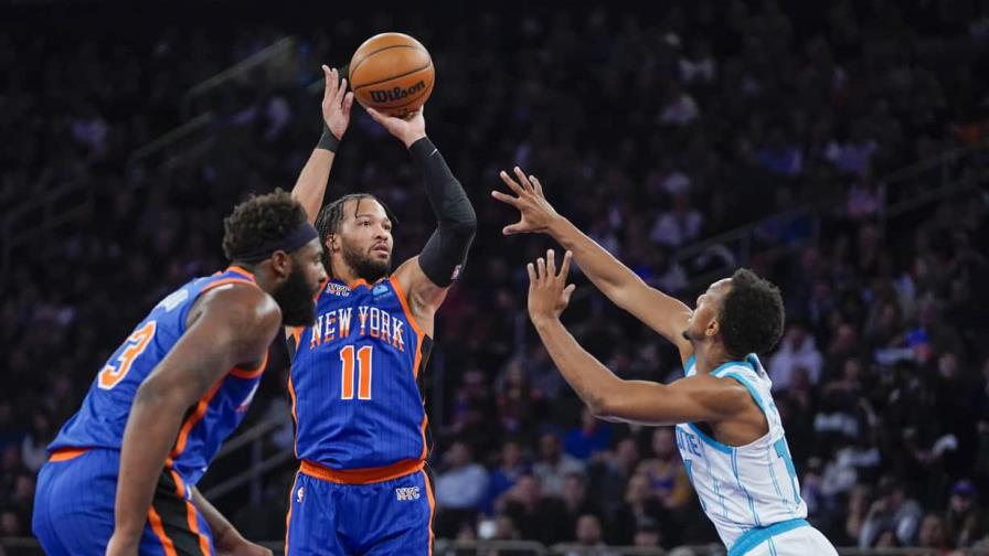 Knicks derrotan a Hornets y avanzan como comodín en el torneo In-Season