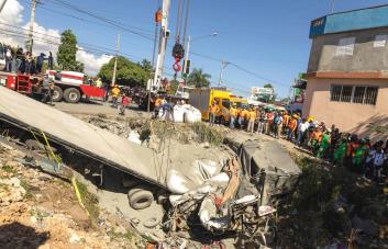 Accidente en Haina deja 10 muertos y 17 heridos; autoridades investigan
