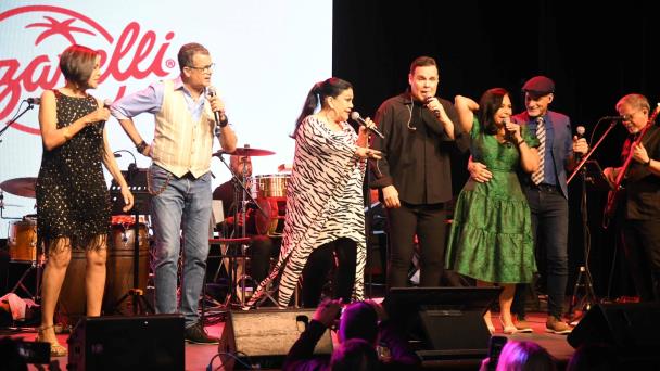 Así arrancó la Navidad entre amigos con Frank Ceara