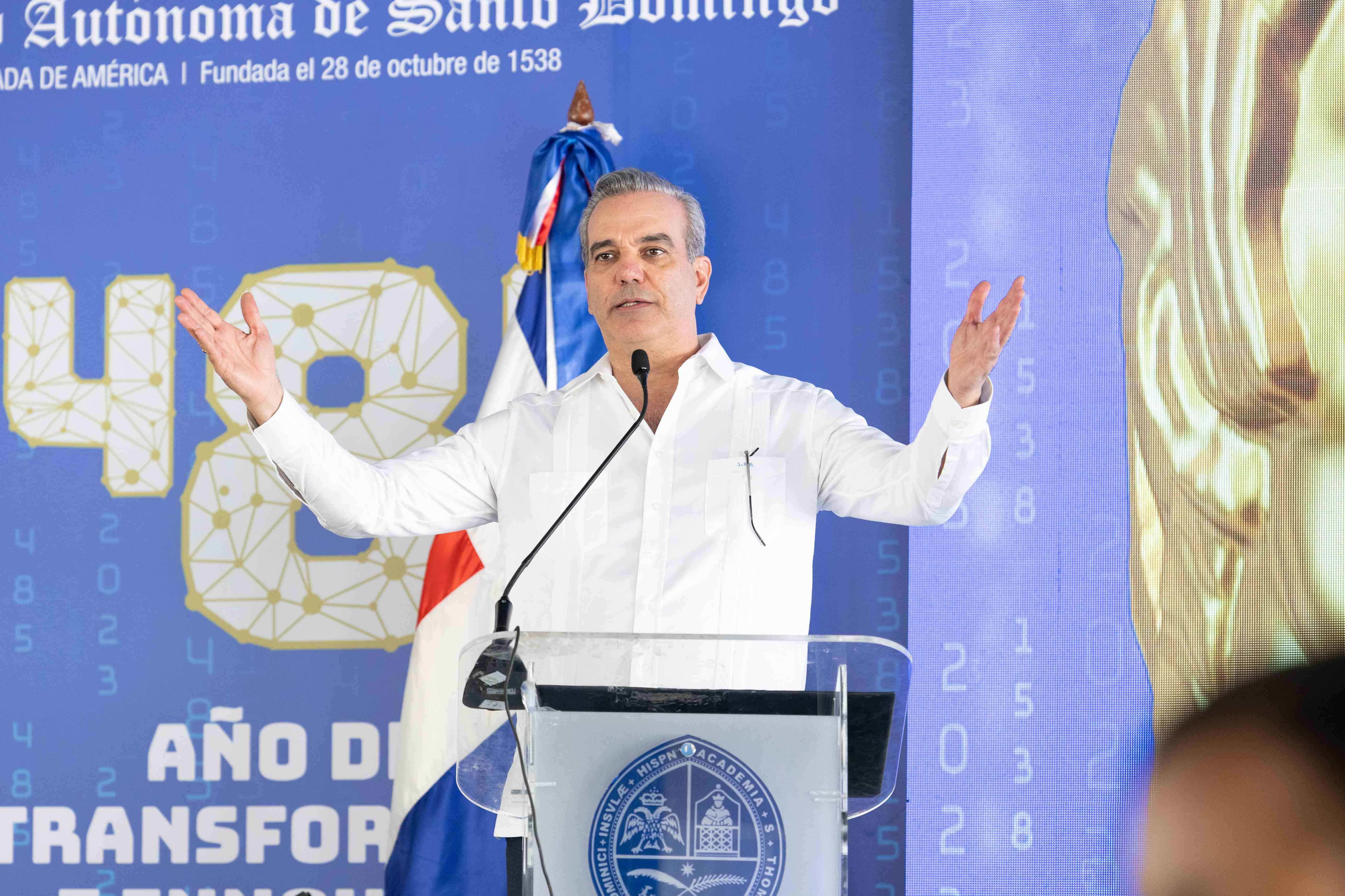 El presidente Abinader inauguró el Liceo Experimental Mercedes López López