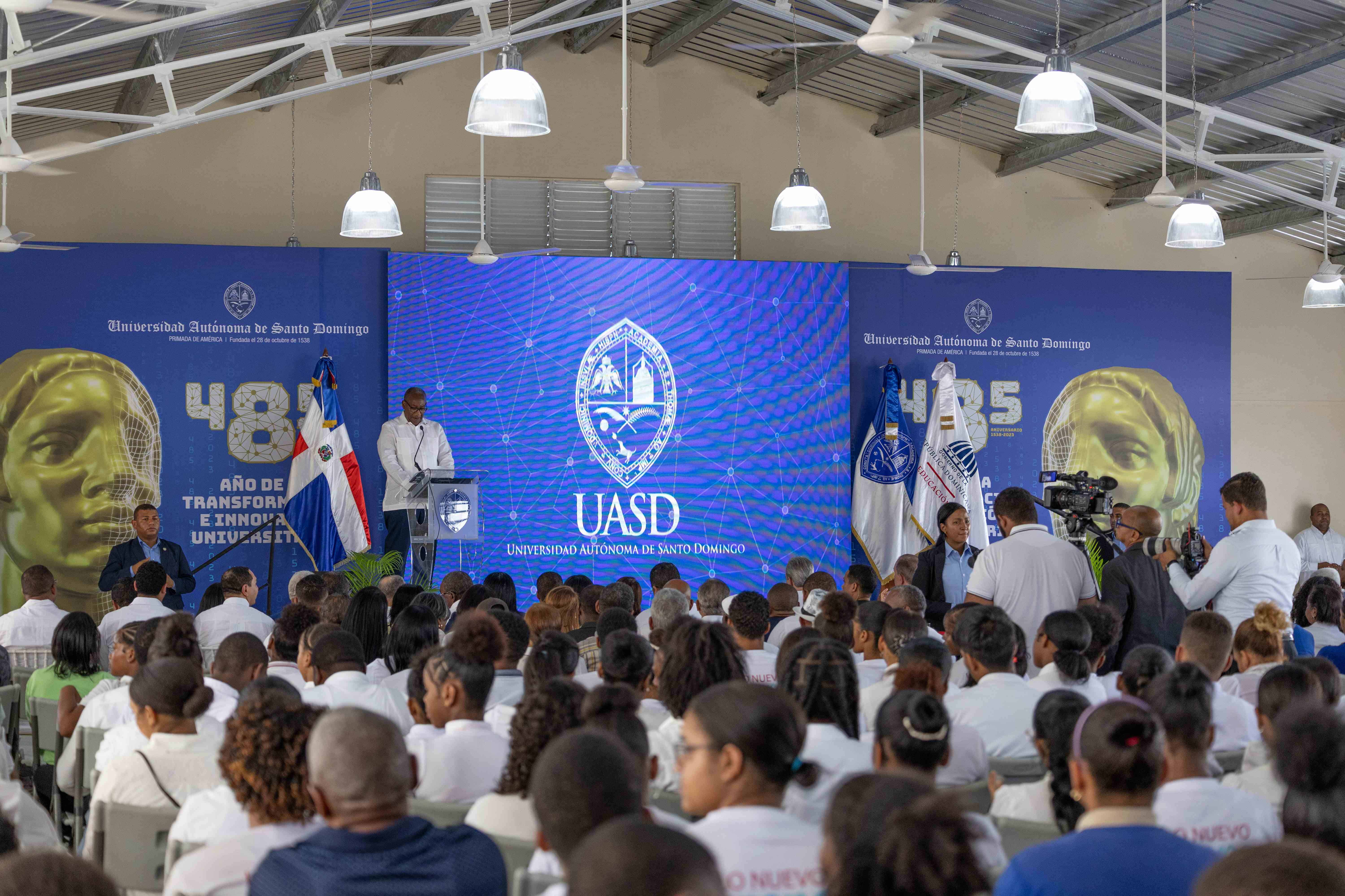 El presidente Abinader inauguró el Liceo Experimental Mercedes López López