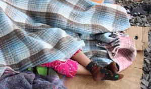 Migrantes quedan varados en el río Bravo de México y EE.UU. con temperaturas de 2 grados