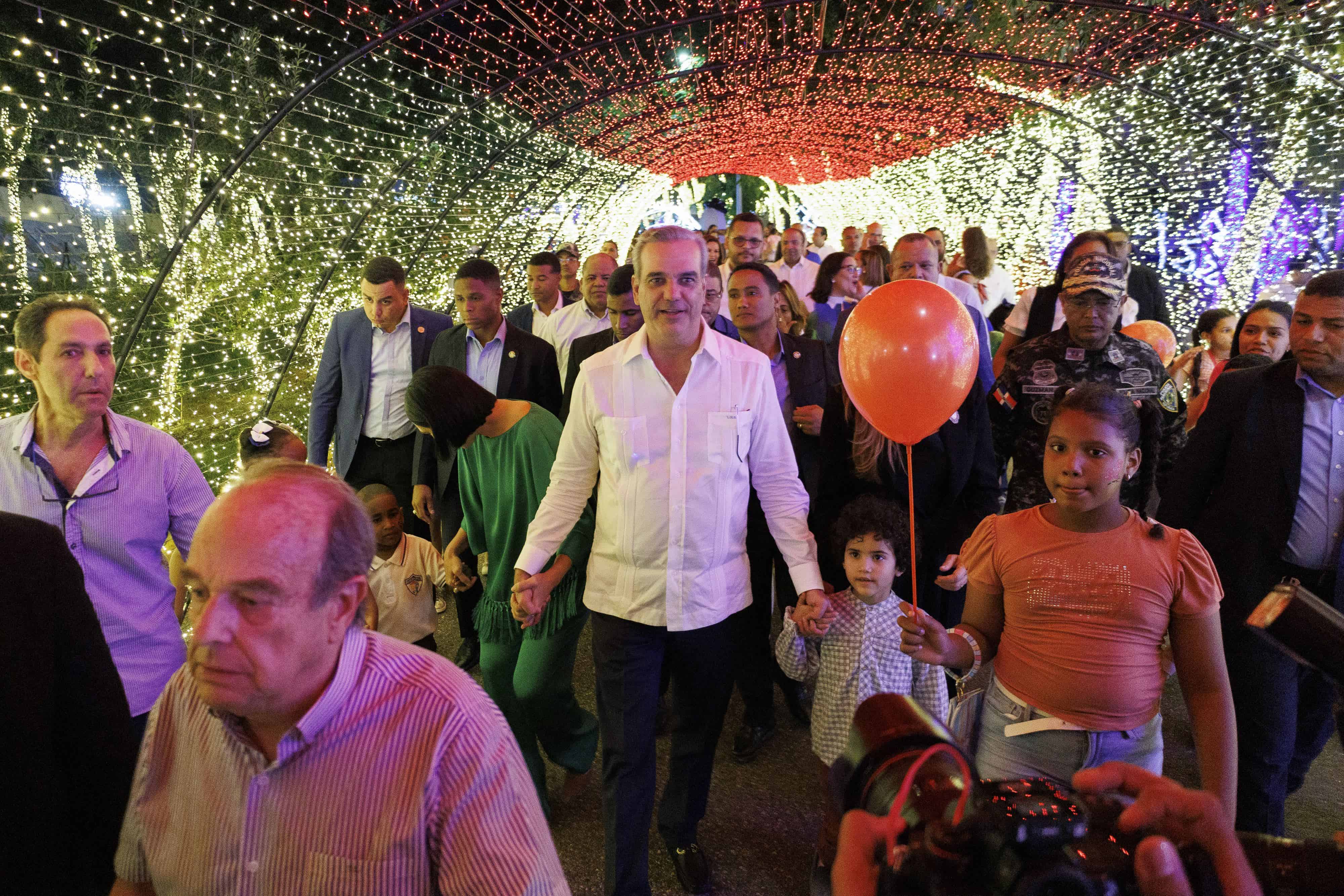 Villa Navidad abrió sus puertas a la familia dominicana en un acto encabezado por el presidente Luis Abinader.