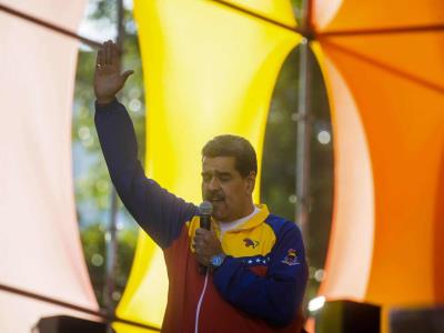 Nicolás Maduro carga contra su homólogo guyanés