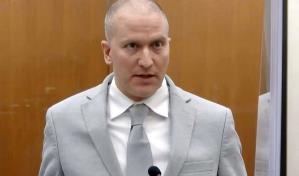 Acusan a recluso por apuñalar en prisión de EE.UU. al expolicía que asesinó a George Floyd