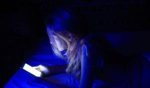 Así acelera el envejecimiento de tu piel la pantalla de tu celular