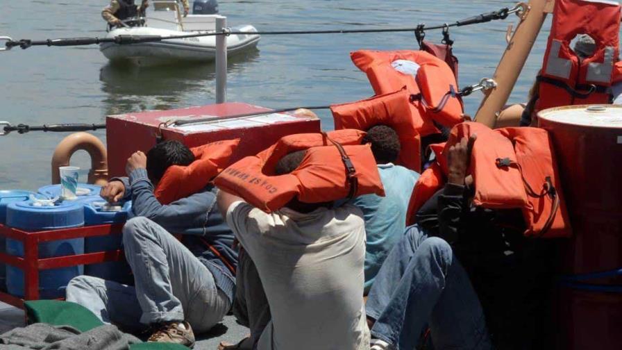Detienen a 63 migrantes en aguas cerca del oeste de Puerto Rico
