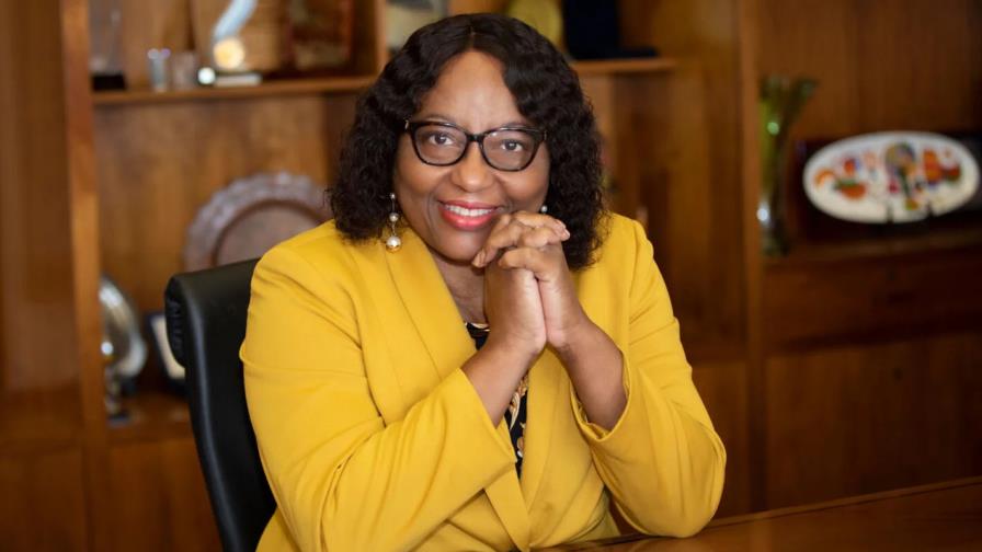 Fallece la directora emérita de la OPS, doctora Carissa F. Etienne Fallece la directora emérita de la OPS, doctora Carissa F. Etienne