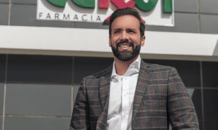 Julio Rafael Curiel: "El farmacéutico es la figura de apoyo en la salud y bienestar de los usuarios"