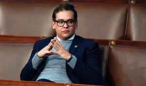 El ascenso y caída de George Santos, un mentiroso compulsivo en el Congreso de EE.UU.