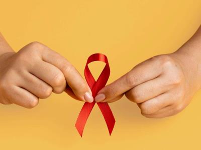 Extranjeros con VIH podrán afiliarse a seguro de salud estatal de Perú