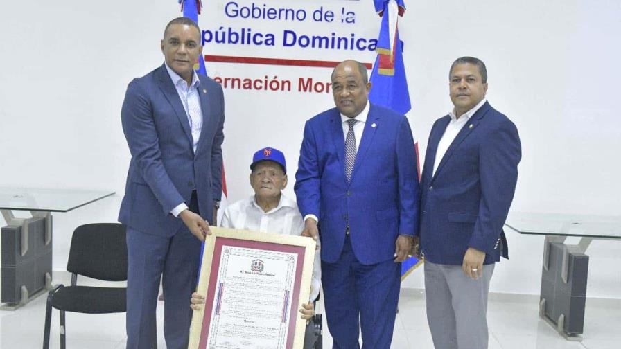 Senado reconoce trayectoria de Osvaldo Virgil, primer dominicano jugó en la MLB