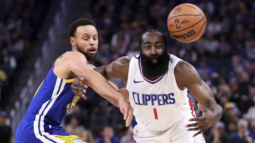 Curry y Thompson responden al final y Warriors superan 120-114 a Clippers