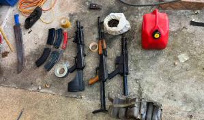 Dos hombres son detenidos en Barahona por porte ilegal de fusiles de asalto