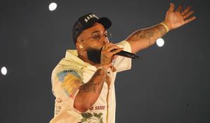 Eladio Carrión enciende el Palacio de los Deportes en su primera noche