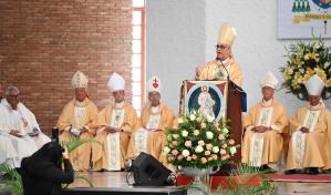 Héctor Rafael Rodríguez toma posesión como nuevo arzobispo metropolitano de Santiago