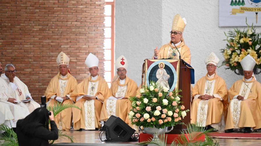 Héctor Rafael Rodríguez toma posesión como nuevo arzobispo metropolitano de Santiago