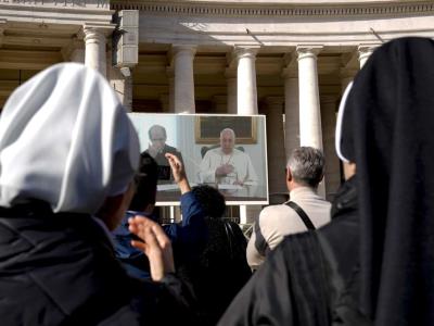El papa Francisco nuevamente no aparece en la ventana en el Vaticano