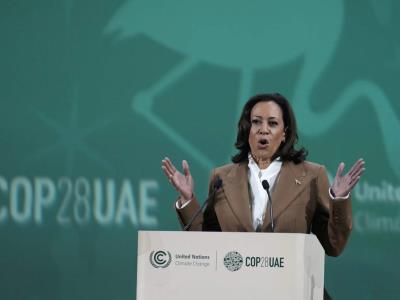 Kamala Harris visita Dubái para abordar cambio climático y guerra