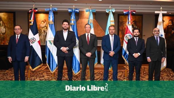Gobernador del Banco Central preside reuniones regionales en Guatemala