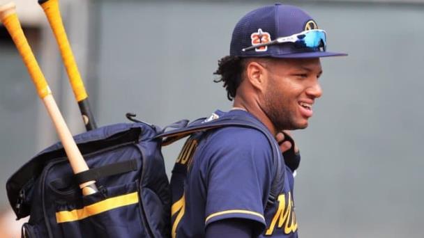Milwaukee le garantiza US$80 millones a venezolano que no ha debutado en la MLB