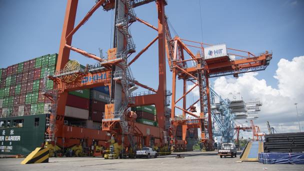 Las exportaciones en Latinoamérica cayeron el 2.7 % en el primer semestre, según el BID