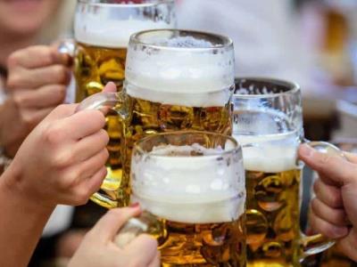 OMS recomienda aumento impuestos alcohol y bebidas azucaradas