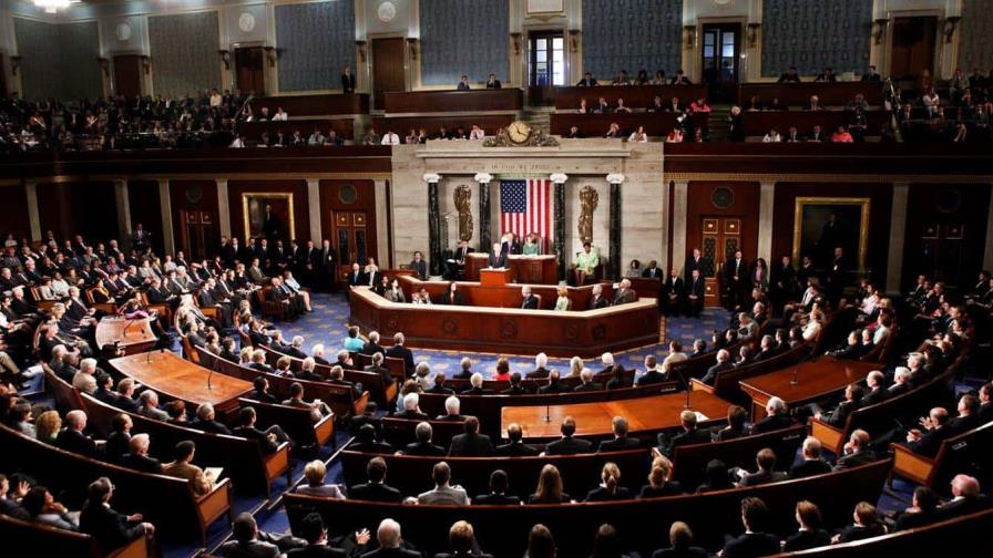 Congreso de EE.UU. aprueba medida que evita cierre del gobierno 