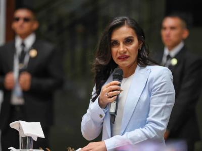 Vicepresidenta de Ecuador acepta ir a Israel, pide diálogo con Noboa