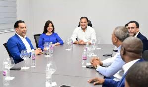 Abel y Margarita se reúnen con candidatos a alcaldes del Gran Santo Domingo