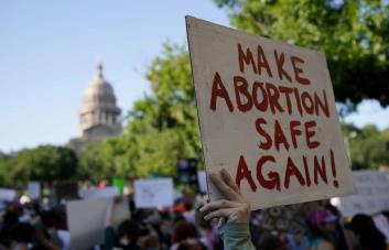 Mujer embarazada cuyo feto tiene defecto fatal pide a tribunal permiso para abortar en Texas