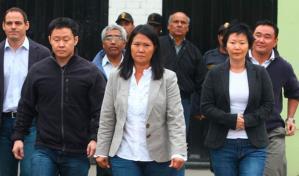 Keiko y Kenji Fujimori ingresan al penal donde está recluido su padre