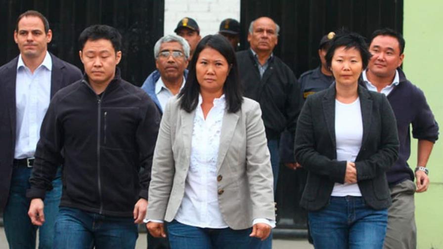 Keiko y Kenji Fujimori ingresan al penal donde está recluido su padre