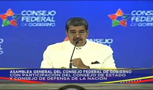 Maduro dice que otorgará licencias a empresas petroleras en zona reclamada a Guyana