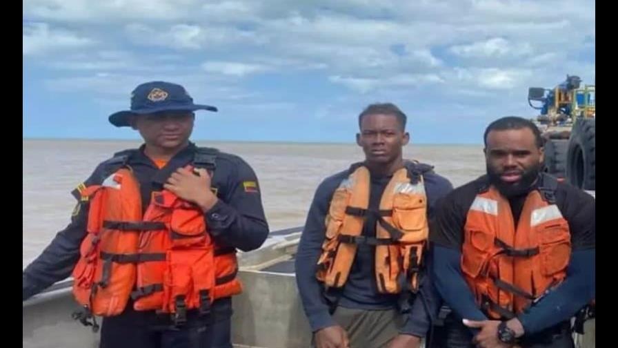 Rescatan a dos dominicanos que estaban a la deriva en La Guajira en Colombia