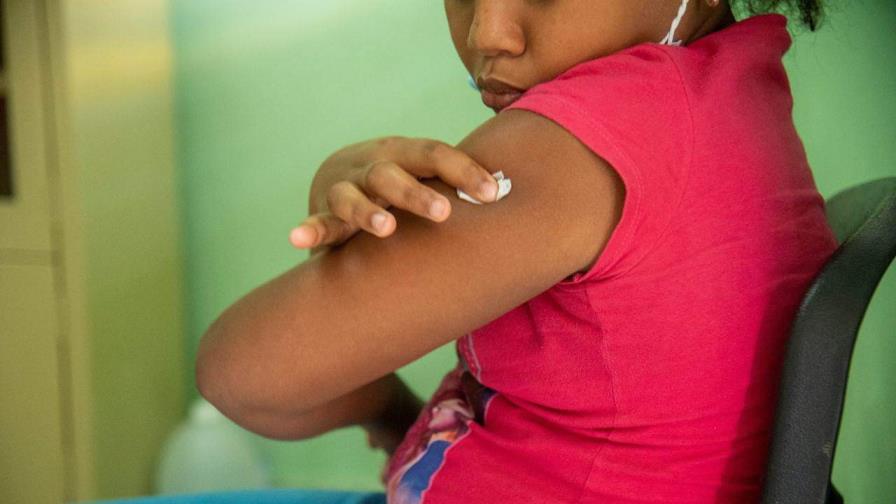 Proyectan vacunar contra el papiloma a 300 mil niñas con edades entre 9 y 14 años