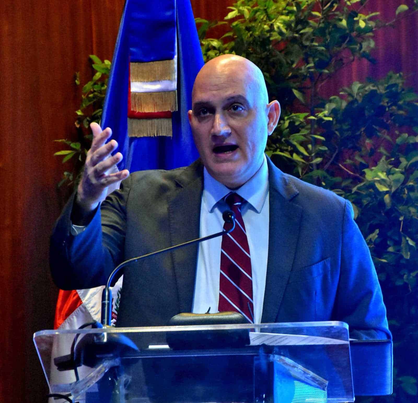 Ministro de Economía, Planificación y Desarrollo (Mepyd), Pável Isa Contreras.</font></font>