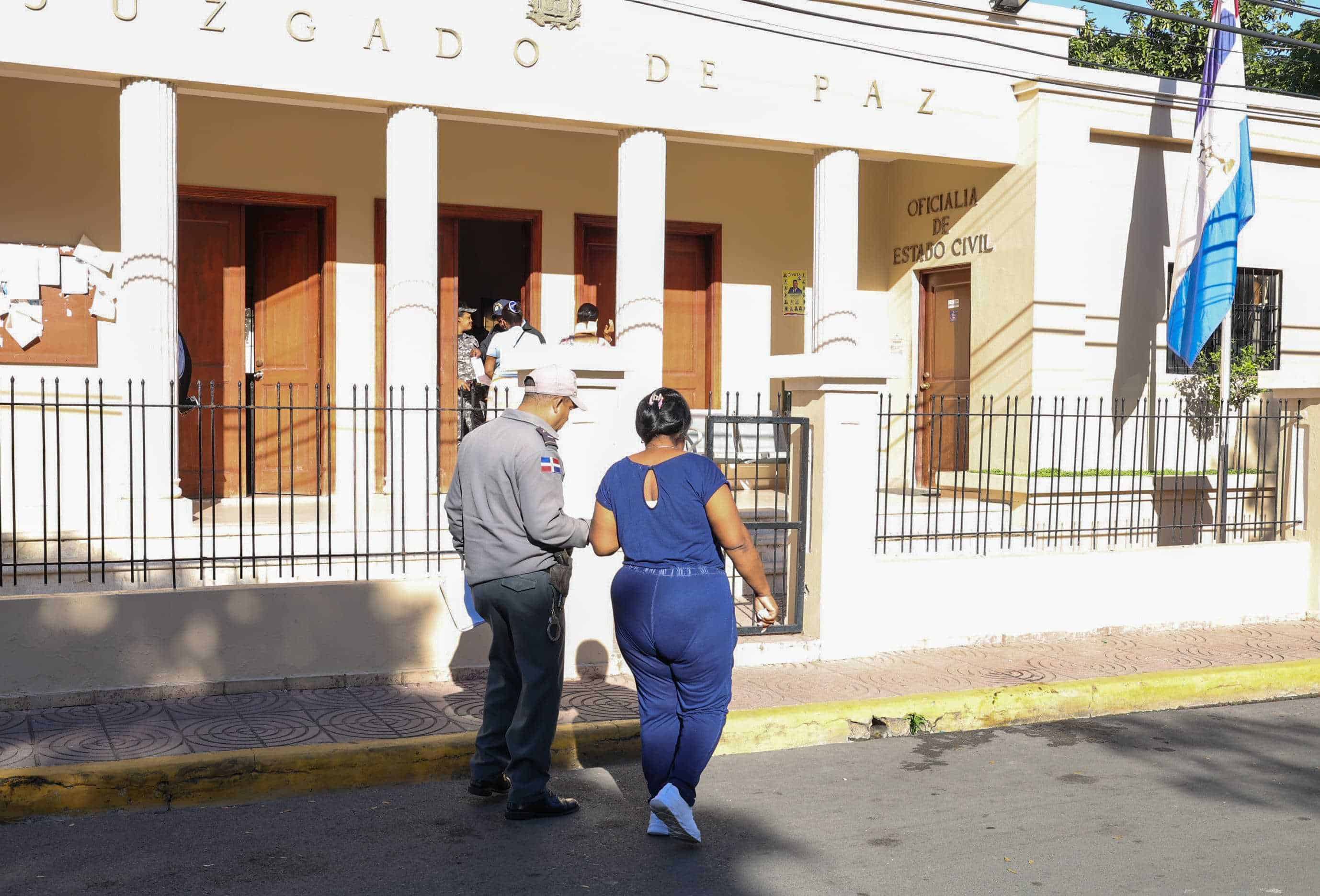 Ambiente en el Juzgado de Paz del municipio Haina, provincia San Cristóbal.