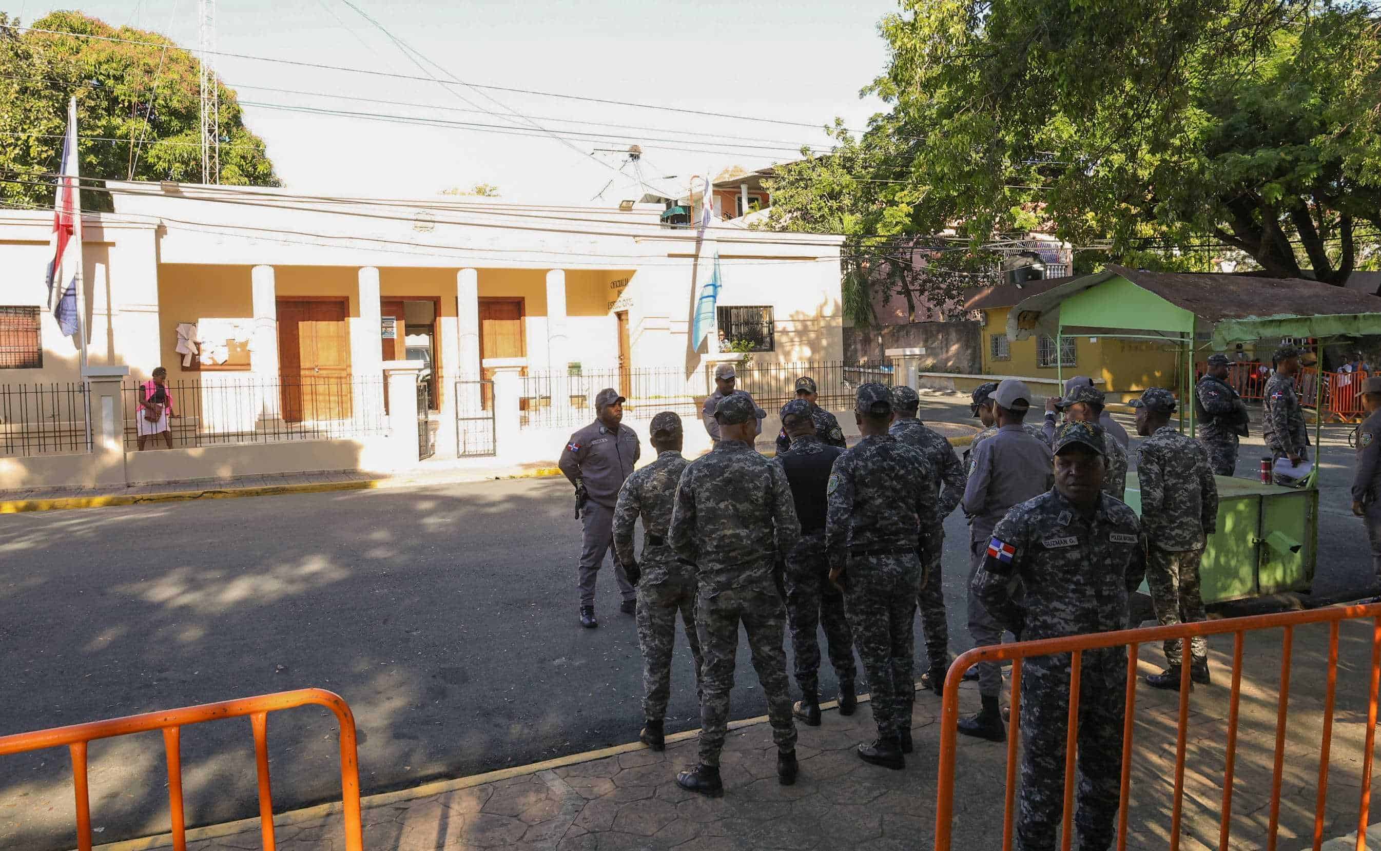 Cerco policial alrededor del juzgado.