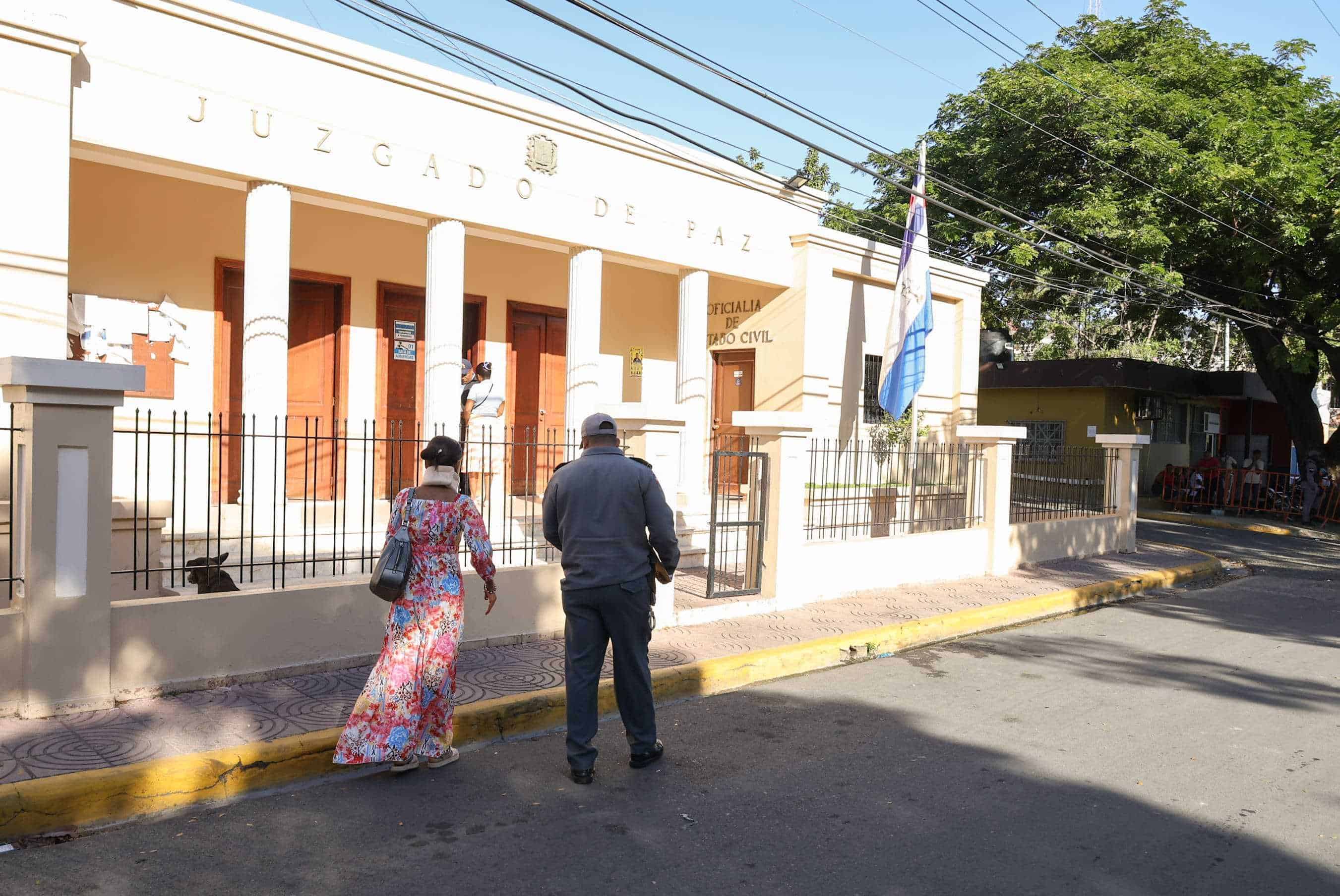 Ambiente en el Juzgado de Paz del municipio Haina, provincia San Cristóbal.