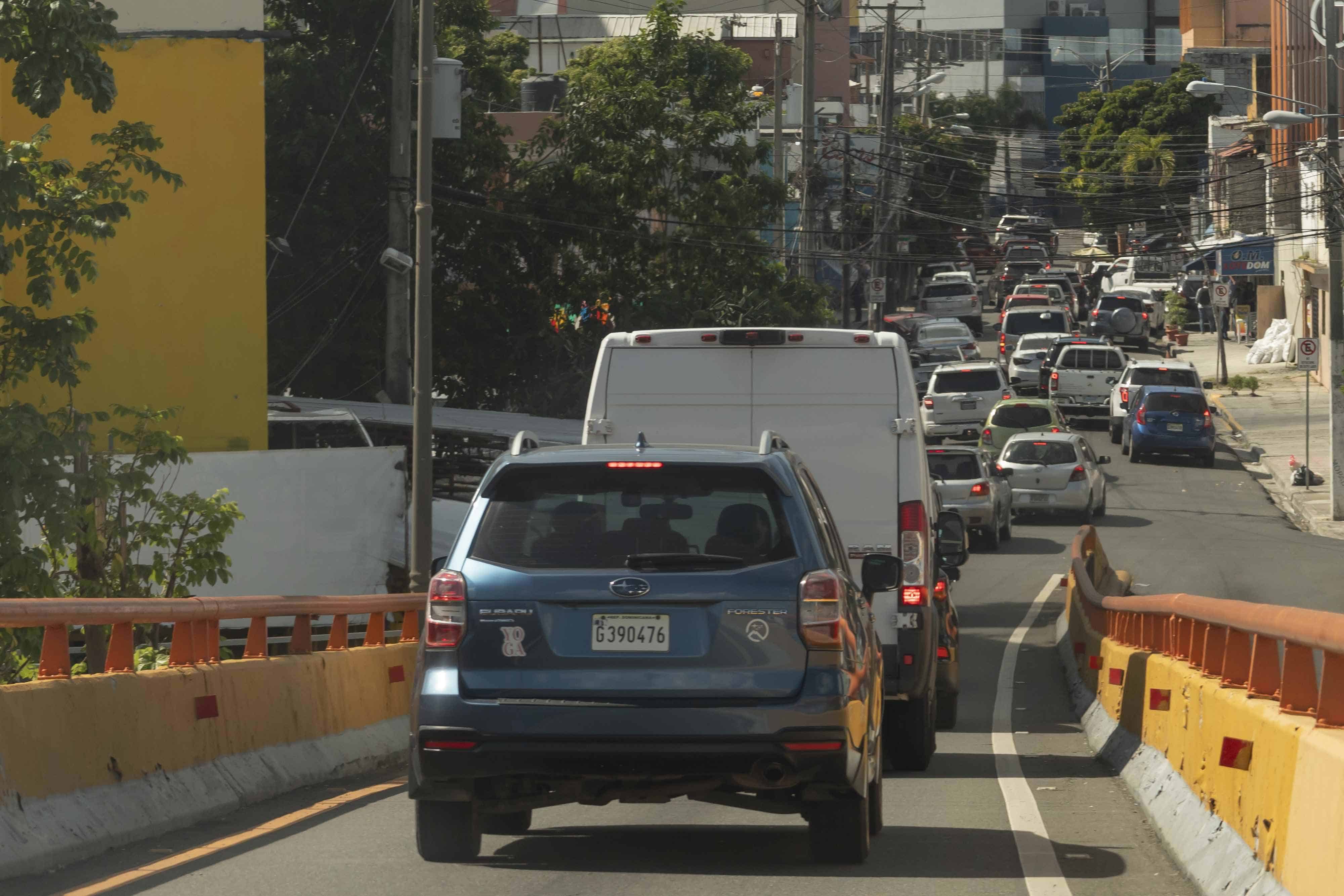 Pocas alternativas tienen los conductores para evitar los tapones.