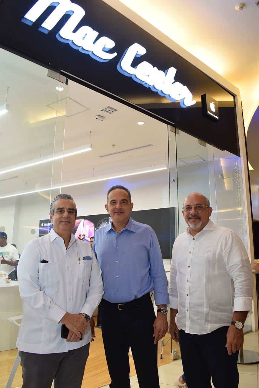 Eduardo Mathis, Javier Felix y Marcelino Varela.