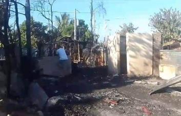 Al menos ocho casas destruidas por un incendio en Santiago 