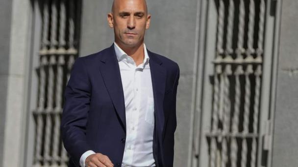Registran la Federación Española de Fútbol por contratos irregulares en los últimos 5 años