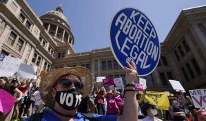 Jueza en Texas desafía ley estatal y permite abortar a mujer cuyo feto tiene un diagnóstico fatal