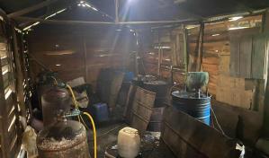 Policía desmantela fábrica clandestina de bebidas alcohólicas en Navarrete