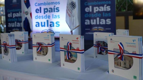 Minerd entregará libros gratis a estudiantes de colegios privados que deseen usarlos