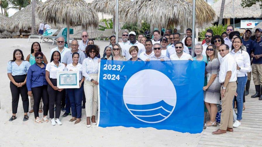 Playa Dominicus renueva distinción internacional como Bandera Azul