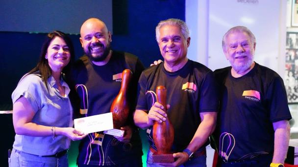 Santana y Richards triunfan en torneo de boliche en SBC
